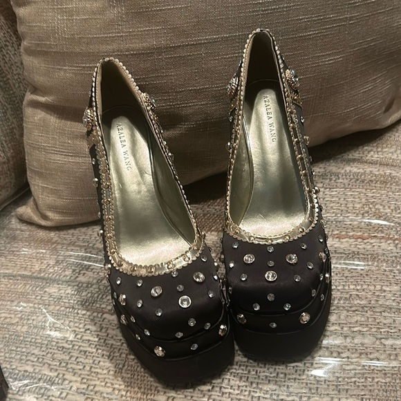 Azalea Wang Jeweled platforms size 8.5 brand new - Picture 1 of 4